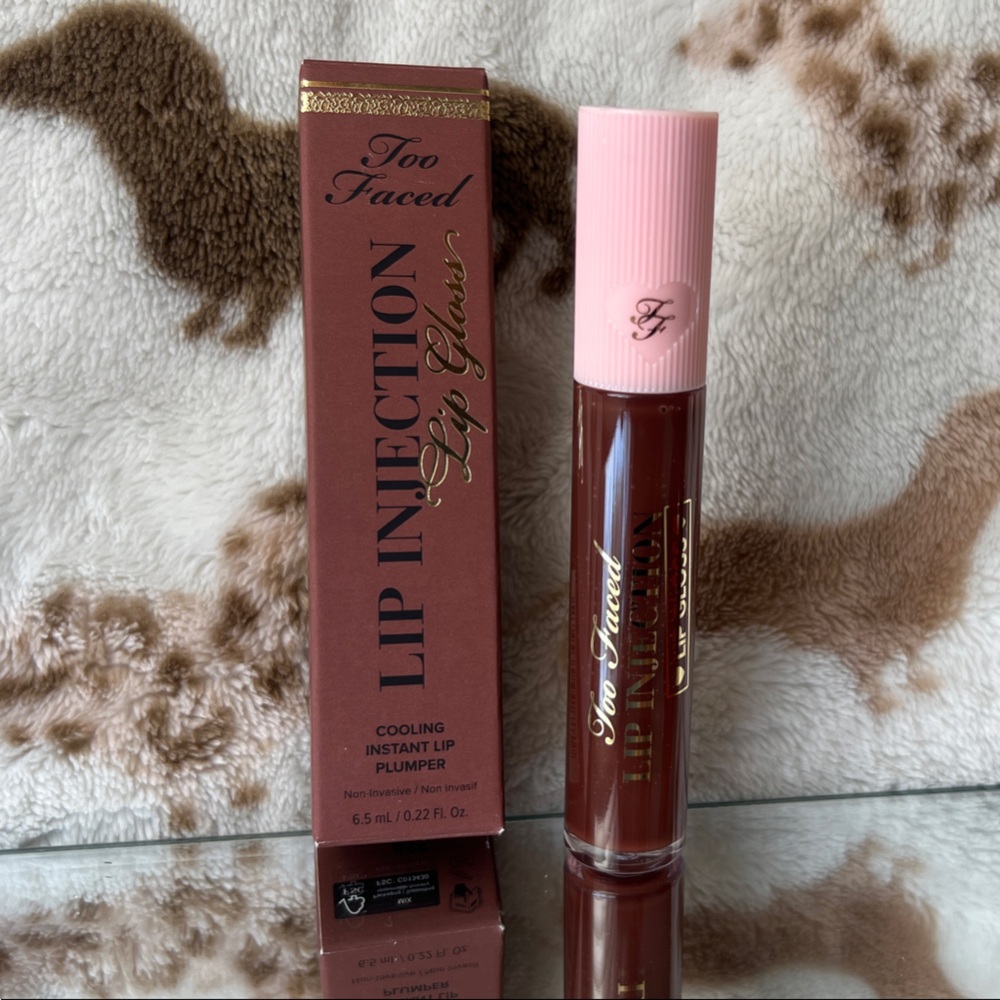 Too Faced Lip Injection Gloss - chocolate cream pie
